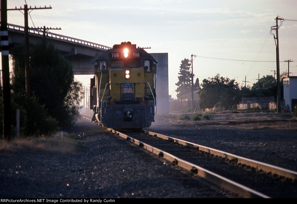 UP 786 (ex WP 3005) running light to Milpitas Yard